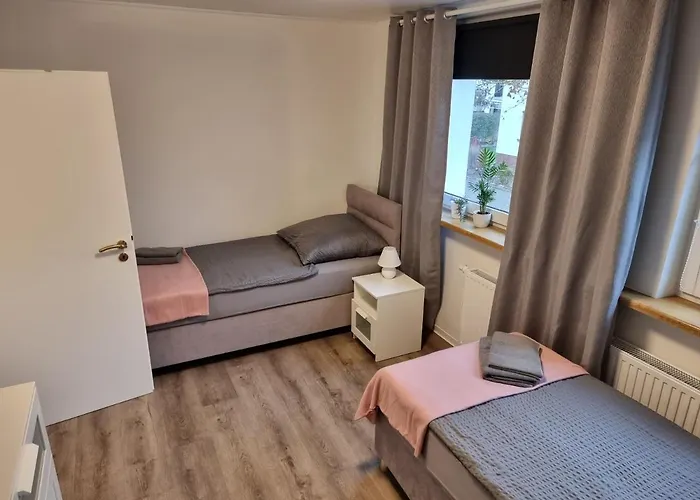 Gaestehaus-ferienwohnung-appartement Mit Terrasse - Naehe Kliniken/ Herzzentrum Апартаменты *
