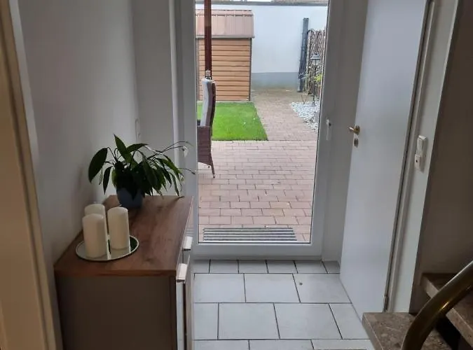 Апартаменты Gaestehaus-ferienwohnung-appartement Mit Terrasse - Naehe Kliniken/ Herzzentrum Бад-Эйнхаузен